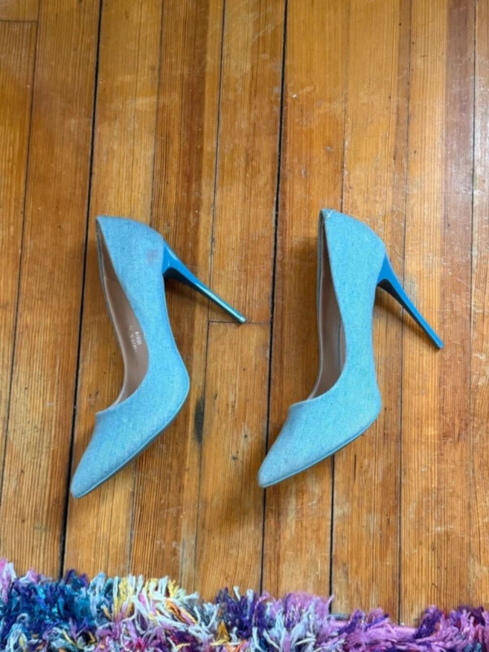 Blue pumps